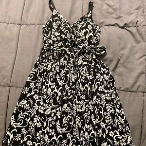 Flattering white and black dress